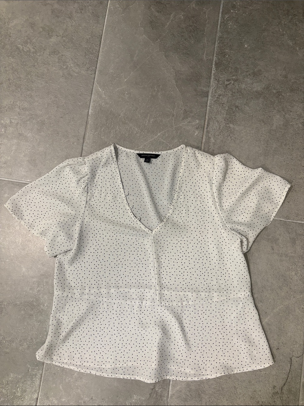 Banana Republic White V-Neck Polka Dot Blouse